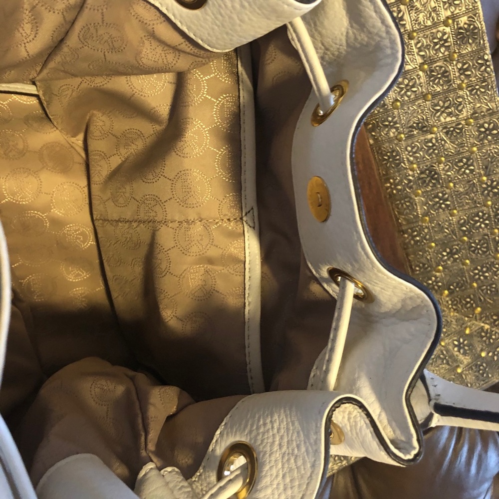 AUTHENTIC Michael Kors handbag with gold hardware - Picture 2 of 4